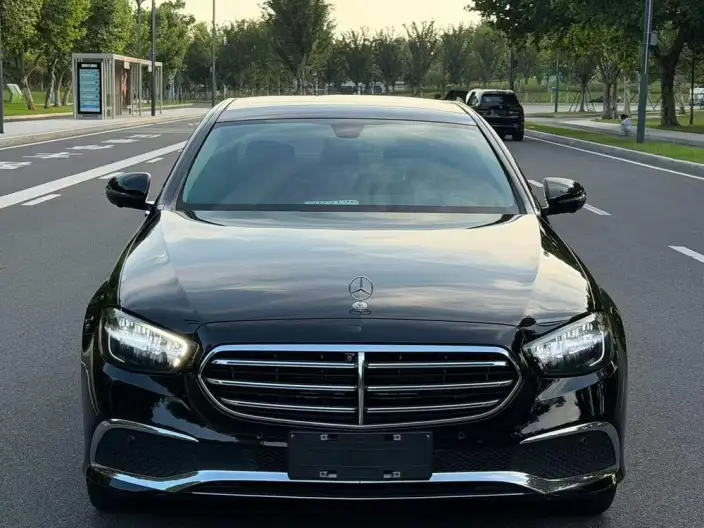 Mercedes-Benz E-Class 2022 Model E 300 L Luxury Model sedan – фото 2