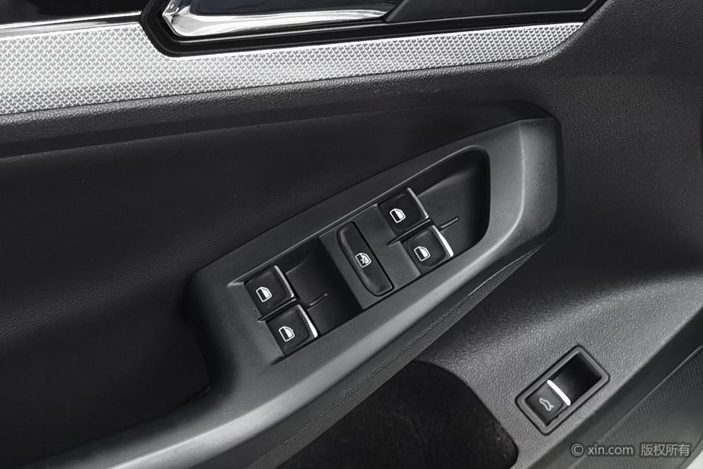 Volkswagen Sagitar 2017 180TSI автоматическое Premium – фото 23