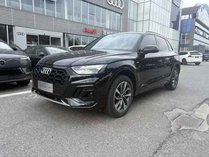 Audi Q5L 2024 Model 40TFSI Luxury Dynamic Model – фото 1