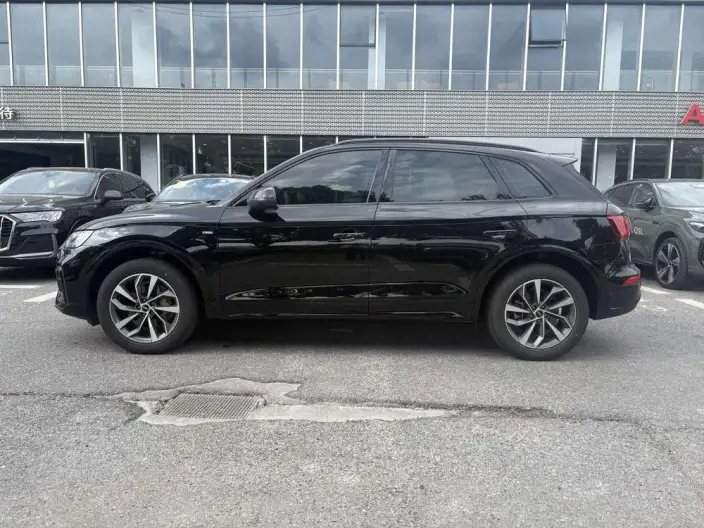 Audi Q5L 2024 Model 40TFSI Luxury Dynamic Model – фото 4
