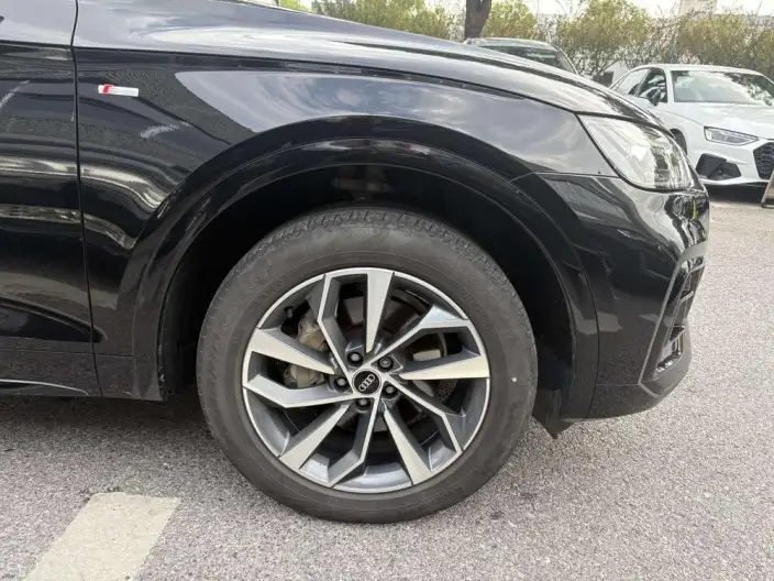 Audi Q5L 2024 Model 40TFSI Luxury Dynamic Model – фото 8