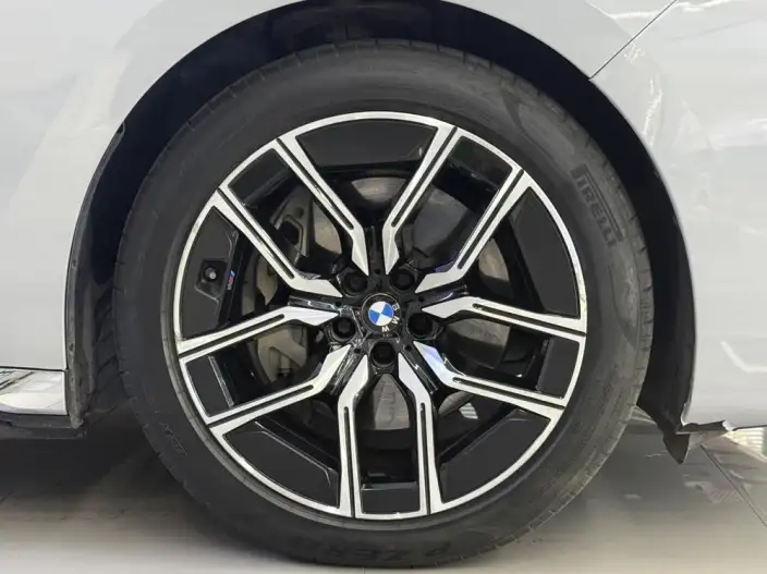 BMW i7 2023 Model eDrive50L Leading Model M Sports Set – фото 7