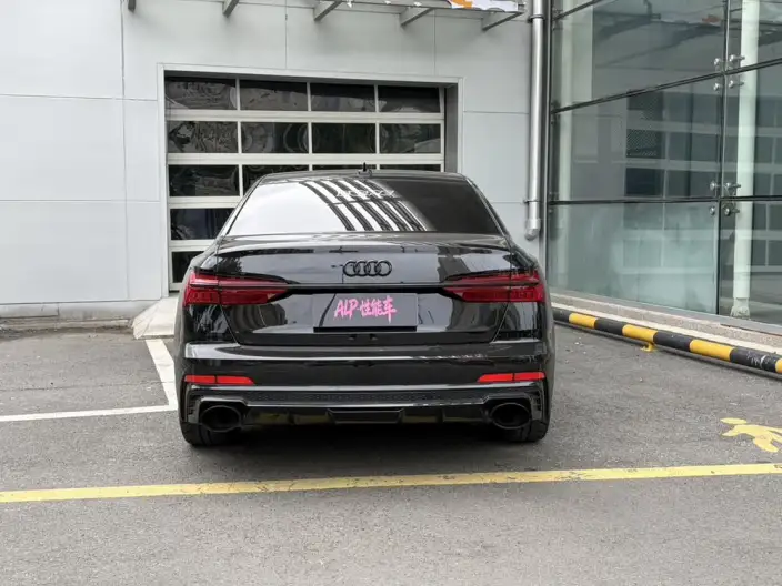Audi A6L 2023 Model 55 TFSI quattro Exclusive Dynamic Model – фото 5