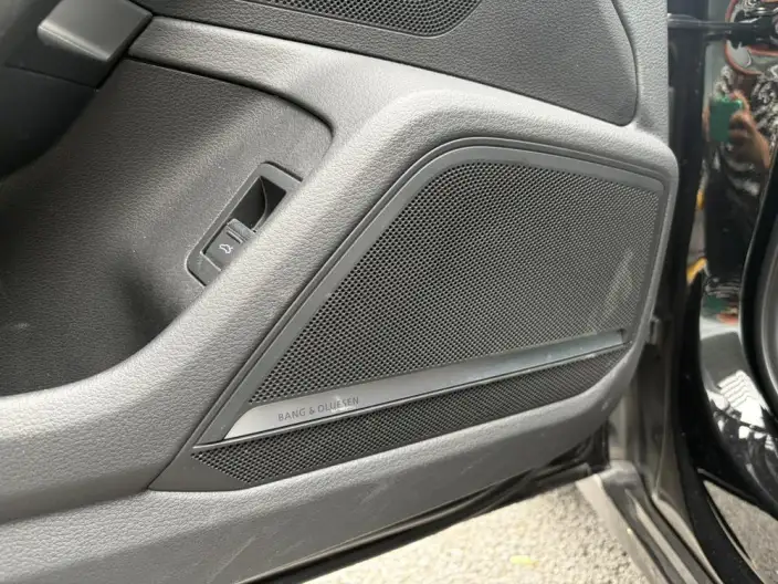 Audi A6L 2023 Model 55 TFSI quattro Exclusive Dynamic Model – фото 7