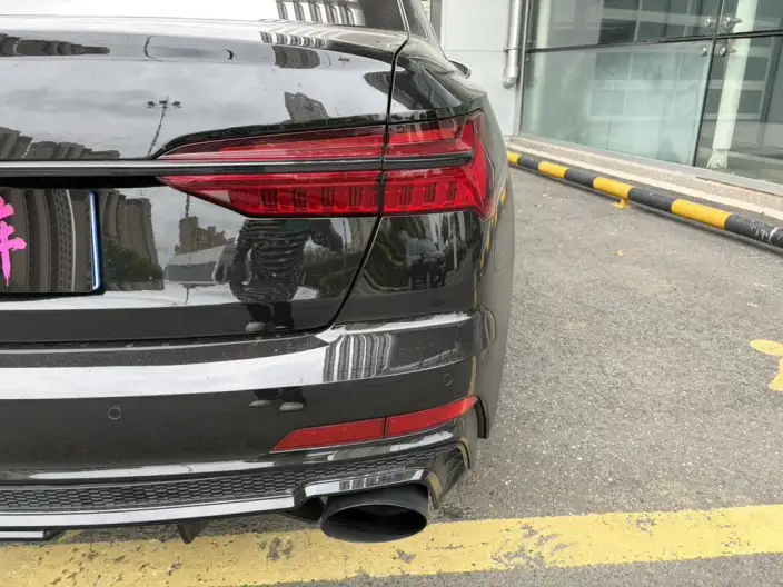 Audi A6L 2023 Model 55 TFSI quattro Exclusive Dynamic Model – фото 9