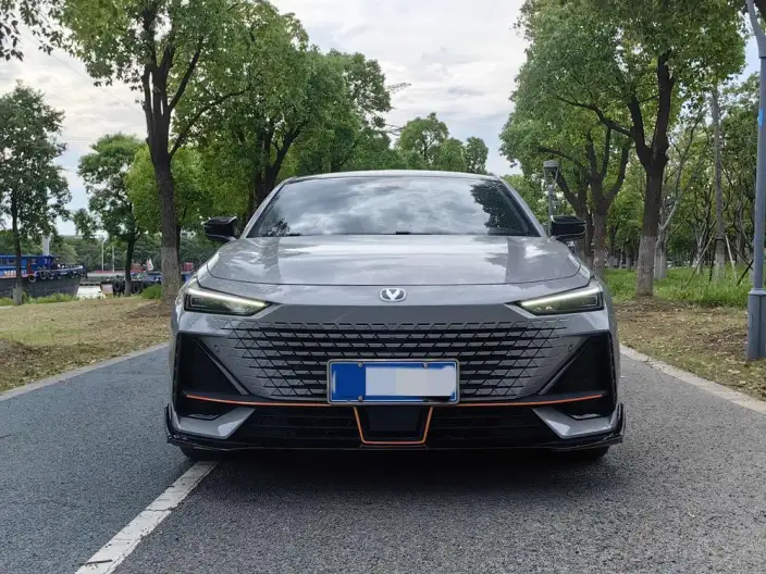 Changan UNI-V 2022 Model 1.5T Sports Edition – фото 2