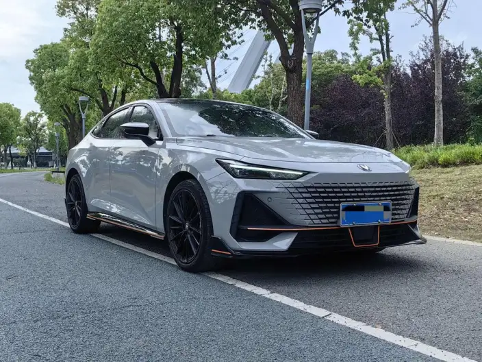 Changan UNI-V 2022 Model 1.5T Sports Edition – фото 3