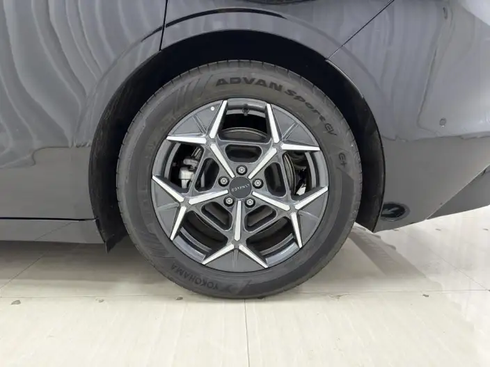 Lynk & Co 10 EM-P 2025 Model 120 4WD Ultra H5 – фото 9