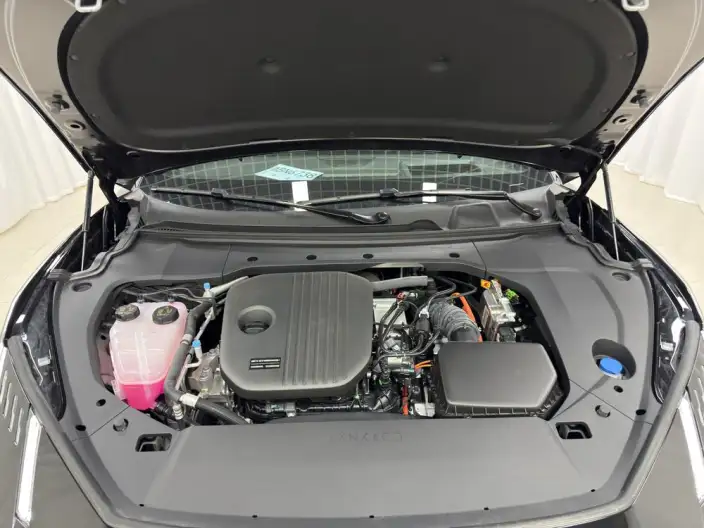 Lynk & Co 10 EM-P 2025 Model 120 4WD Ultra H5 – фото 10