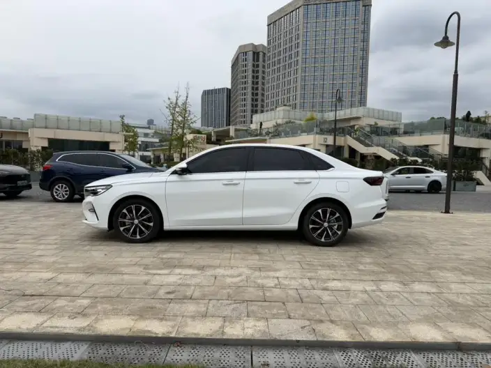 Geely Emgrand 2025 Model No. 4 Gen 1.5L CVT Star Glory Edition – фото 4