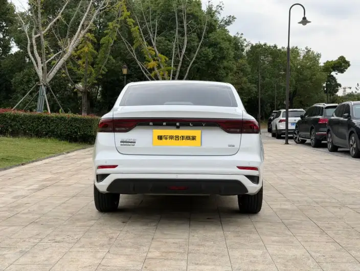 Geely Emgrand 2025 Model No. 4 Gen 1.5L CVT Star Glory Edition – фото 6