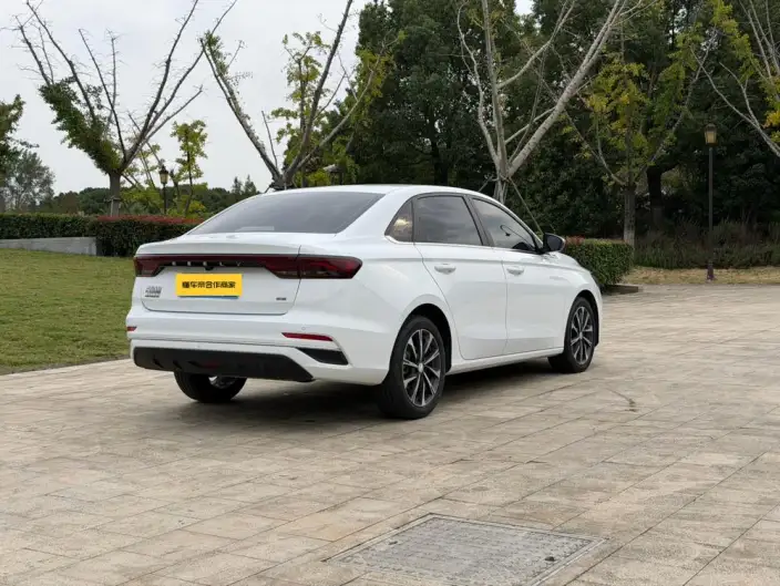 Geely Emgrand 2025 Model No. 4 Gen 1.5L CVT Star Glory Edition – фото 7