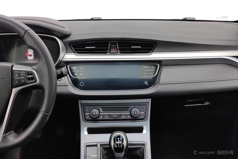Geely Emgrand 2018 1.5L Manual Up Connected Edition – фото 9
