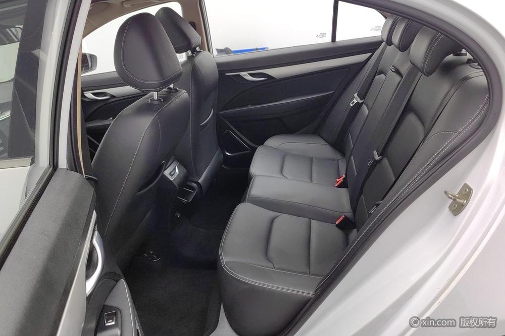 Geely Emgrand 2018 1.5L Manual Up Connected Edition – фото 18