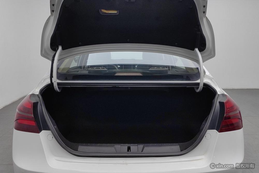 Geely Emgrand 2018 1.5L Manual Up Connected Edition – фото 22