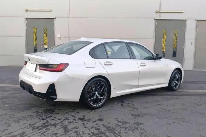 BMW 3 Series 2025 Model 330Li M Sports Night Set – фото 5