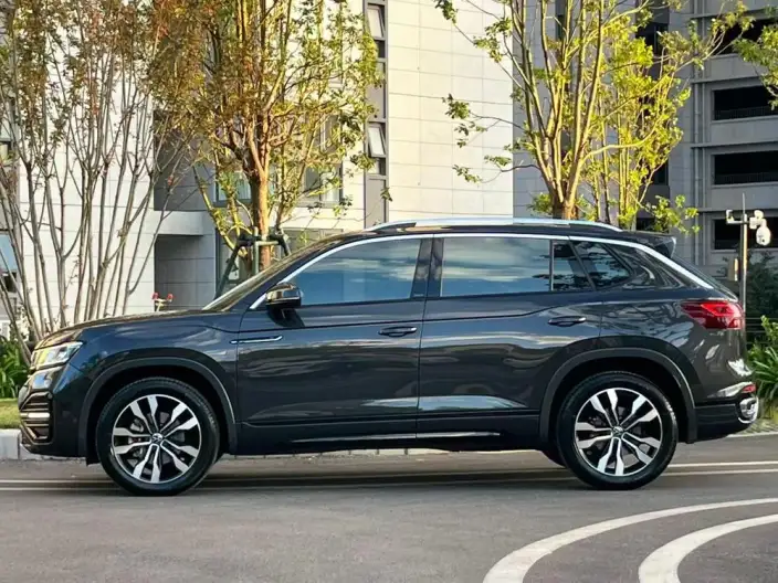 Volkswagen Tayron 2022 Model 380TSI 4WD R-Line Zhilian Edition – фото 3