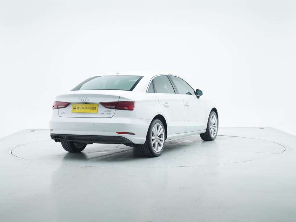 Audi A3 2018 30th Anniversary Limousine 35 TFSI Entry – фото 7