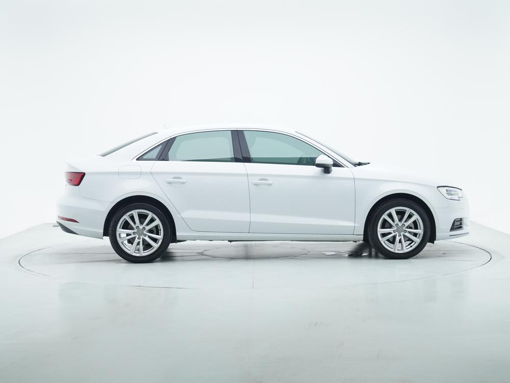 Audi A3 2018 30th Anniversary Limousine 35 TFSI Entry – фото 8