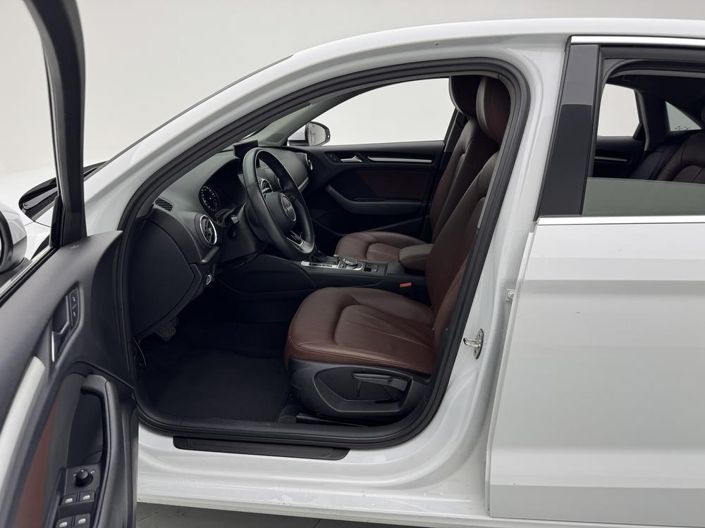 Audi A3 2018 30th Anniversary Limousine 35 TFSI Entry – фото 20