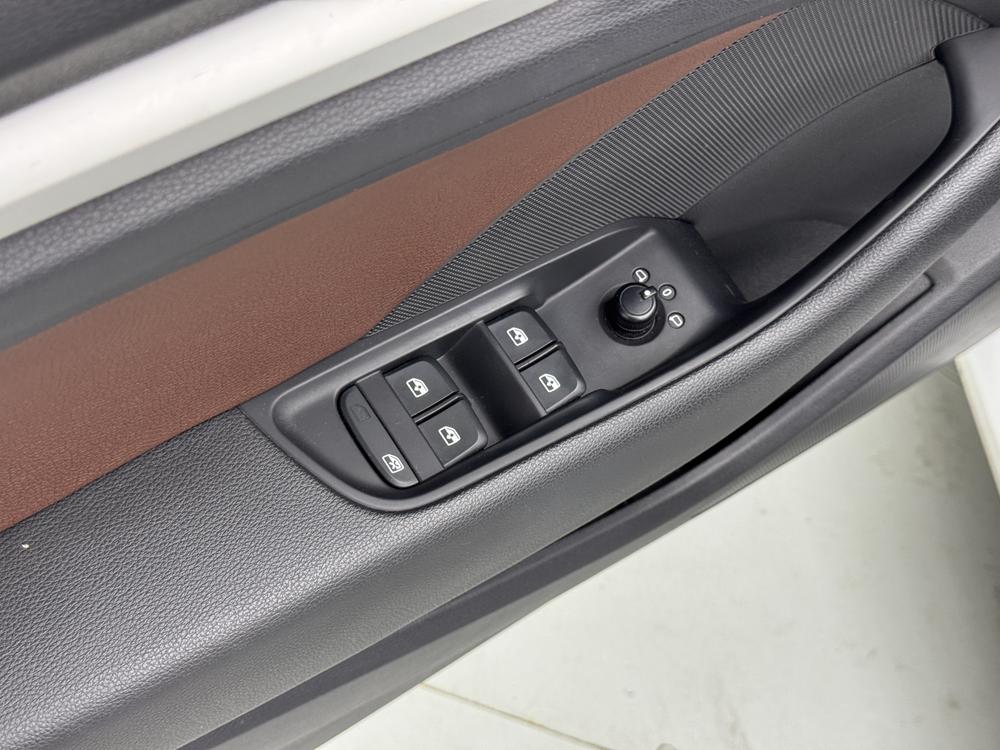Audi A3 2018 30th Anniversary Limousine 35 TFSI Entry – фото 27