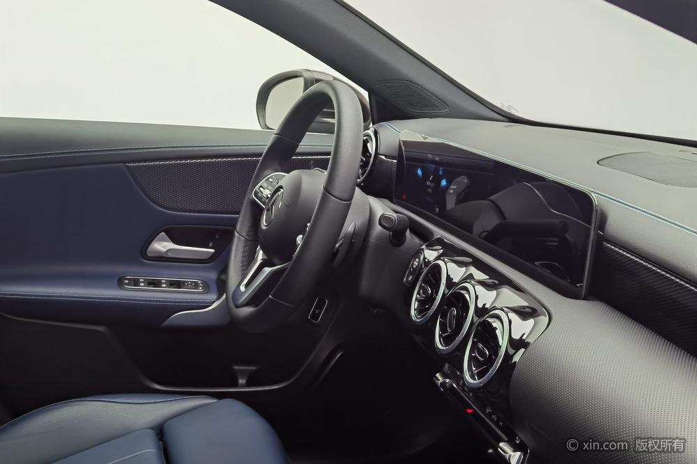 Mercedes-Benz A-Class 2020 комплектация A 200 L Sports sedan Dynamic – фото 16