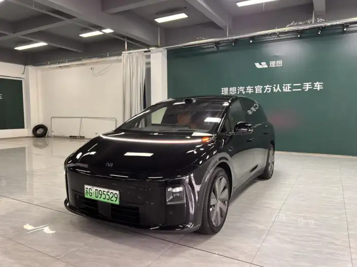Li Auto i8 2025 Model Standard Edition – фото 1