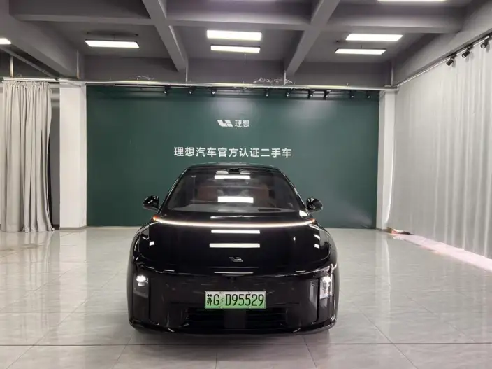 Li Auto i8 2025 Model Standard Edition – фото 2