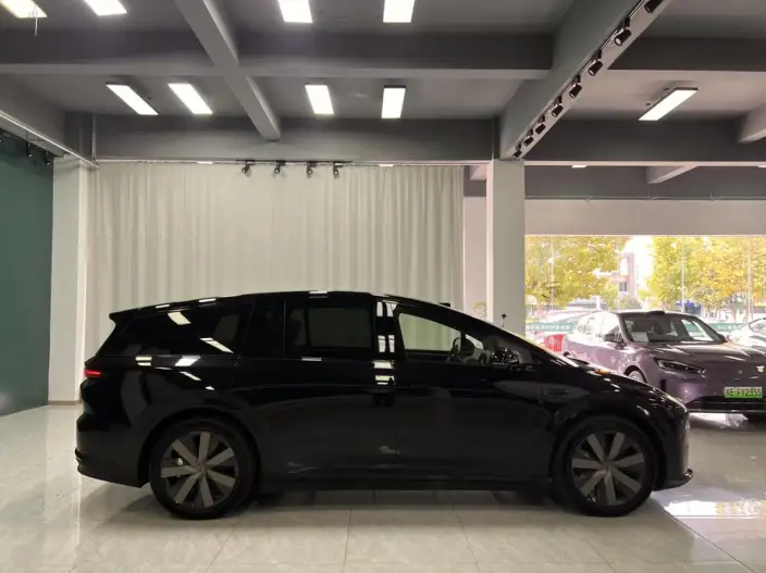 Li Auto i8 2025 Model Standard Edition – фото 7