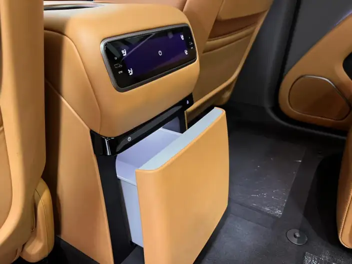 Li Auto i8 2025 Model Standard Edition – фото 8