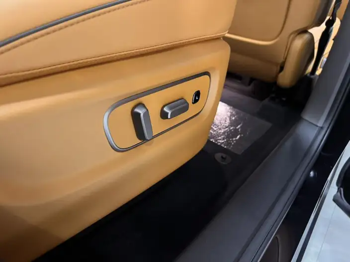 Li Auto i8 2025 Model Standard Edition – фото 10