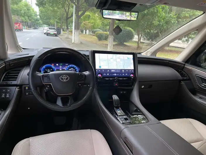 Elfa 2023 Model 2.5L Intelligent Hybrid 4WD Premium Edition – фото 7