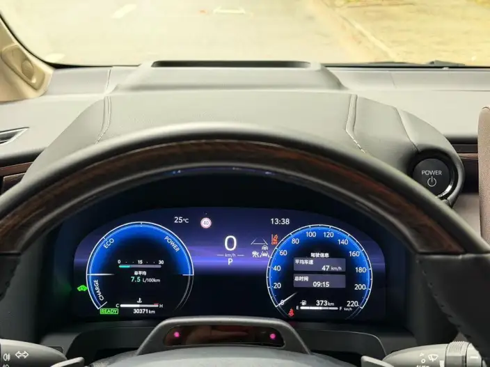 Elfa 2023 Model 2.5L Intelligent Hybrid 4WD Premium Edition – фото 8