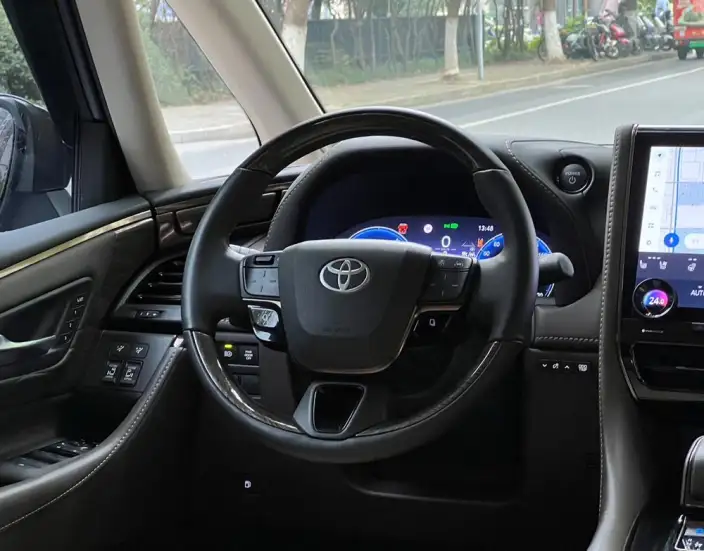 Elfa 2023 Model 2.5L Intelligent Hybrid 4WD Premium Edition – фото 9
