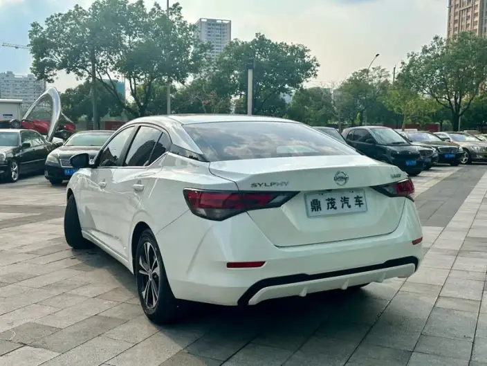 Nissan Sylphy 2022 Model 1.6L XL CVT Yuexiang Edition – фото 5
