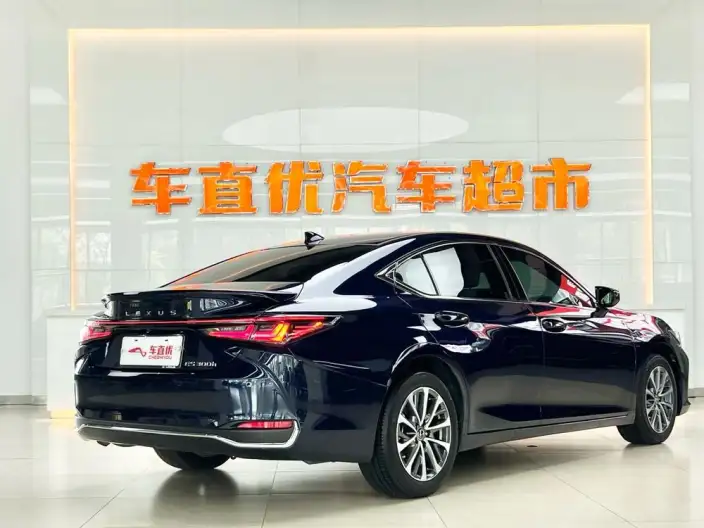 Lexus ES 2025 Model 300h Premium – фото 5