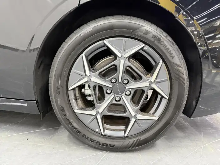 Lynk & Co 10 EM-P 2025 Model 120 4WD Ultra H5 – фото 9