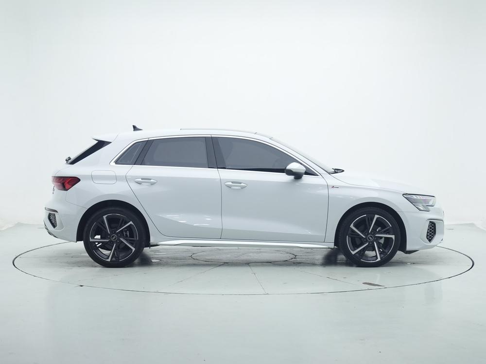 Audi A3 2024 Sportback 35 TFSI Sport – фото 8