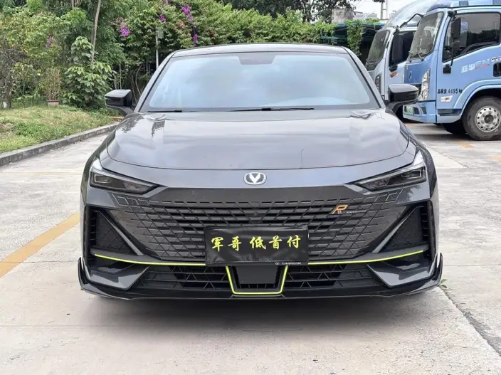 Changan UNI-V 2023 Model 1.5T Sports Edition – фото 2