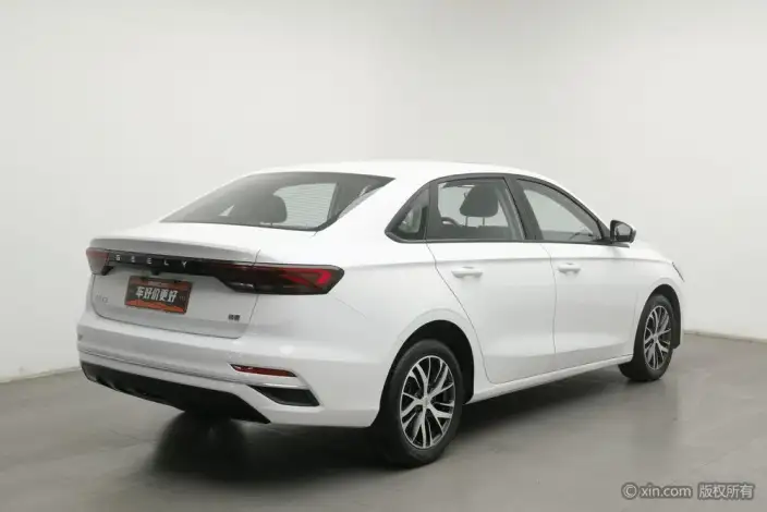 Geely Emgrand 2022 Model No. 4 Gen 1.5L Manual Luxury Model – фото 4