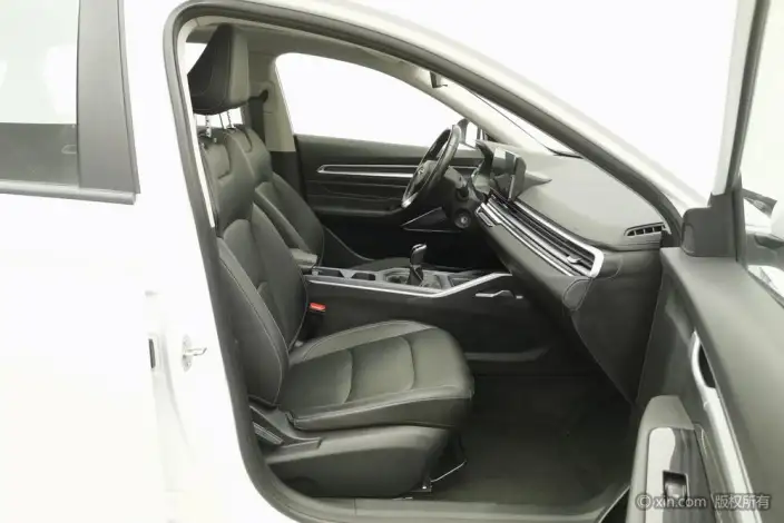 Geely Emgrand 2022 Model No. 4 Gen 1.5L Manual Luxury Model – фото 10