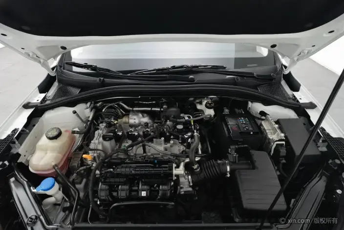 Roewe i5 2023 Model 1.5L Manual Comfort Edition – фото 5