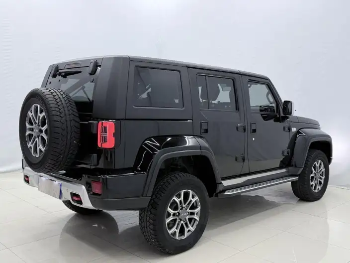 BAIC BJ40 2023 Model 2.0T Automatic 4WD City Hunter Edition Warrior Model – фото 5