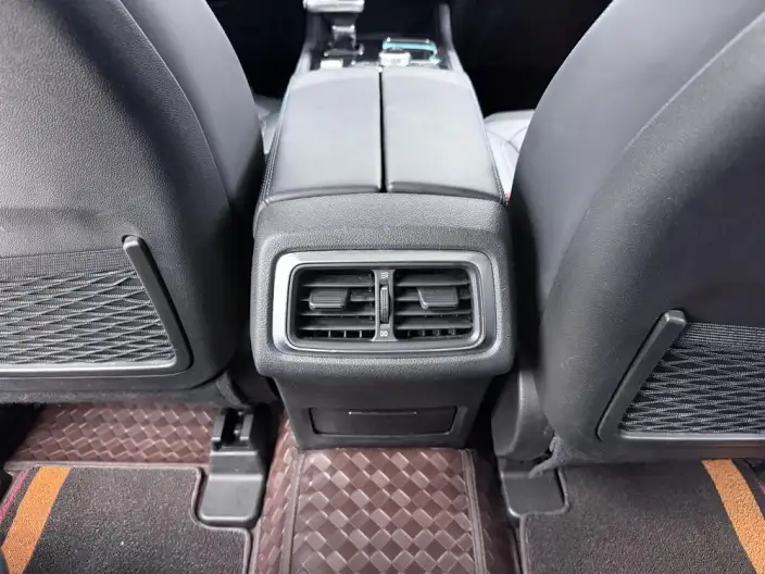 BAIC BJ40 2023 Model 2.0T Automatic 4WD City Hunter Edition Warrior Model – фото 7