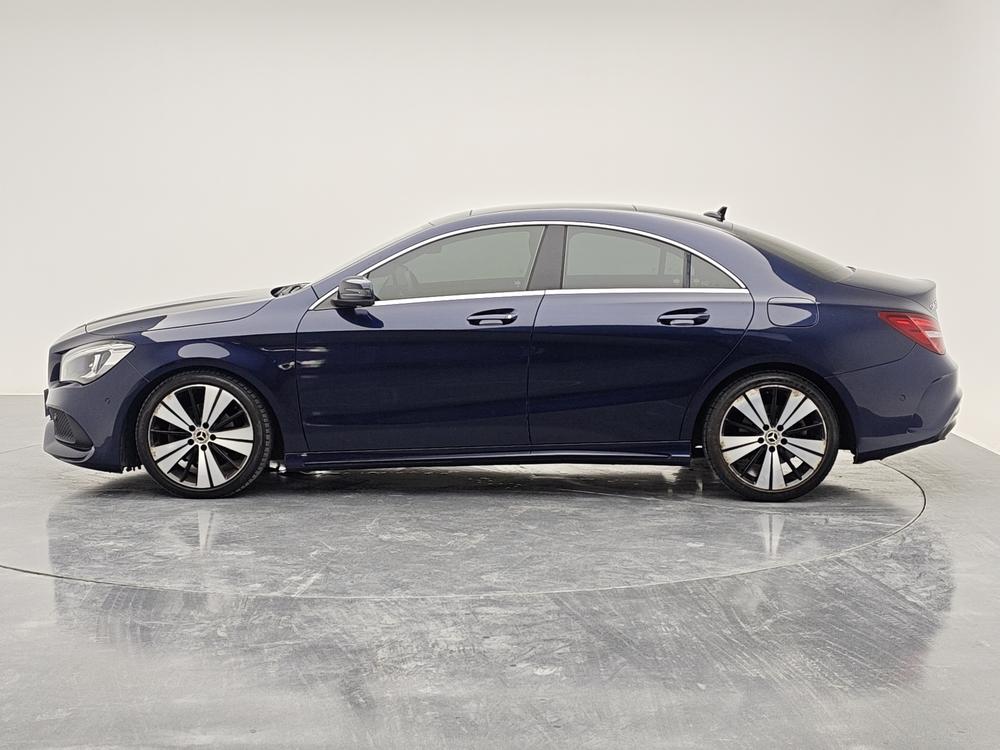 Mercedes-Benz CLA Imported 2017 комплектация CLA 200 Fashion