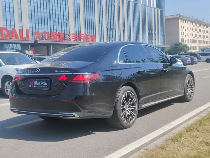 Mercedes-Benz E-Class 2024 Model E 300 L Luxury Model sedan – фото 6