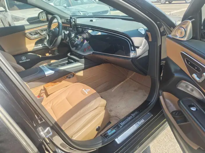 Mercedes-Benz E-Class 2024 Model E 300 L Luxury Model sedan – фото 8