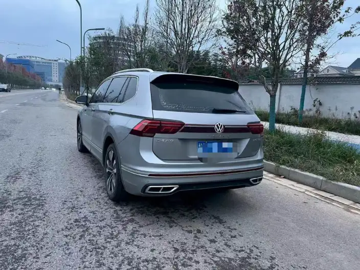 Volkswagen Tiguan L 2022 Model 330TSI Automatic 2WD R-Line Enjoy the version more – фото 4