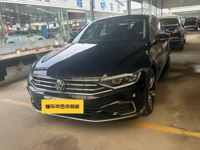 Volkswagen Magotan PHEV 2022 Model Luxury Model – фото 1