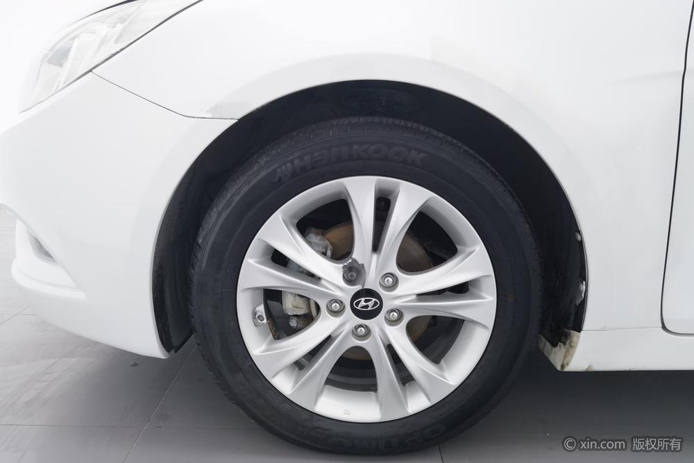 Hyundai Sonata 8th Gen 2011 2.0L автоматическое Deluxe Edition – фото 8